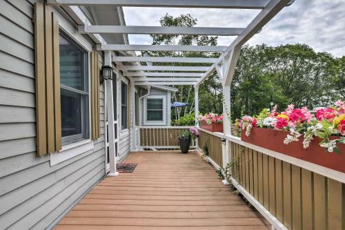 Charming East Boothbay Cottage With Large Yard!