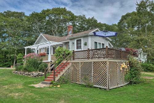 Charming East Boothbay Cottage With Large Yard!