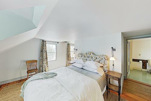 New Listing! All-suite Harbor-view Home With Deck Home