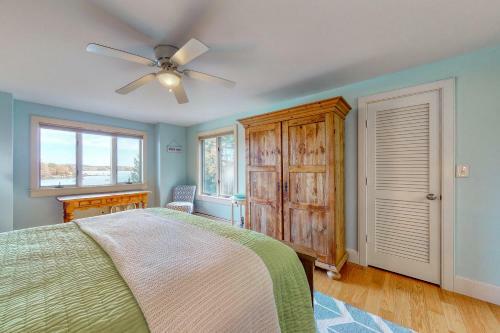 Oasis On Linekin Bay