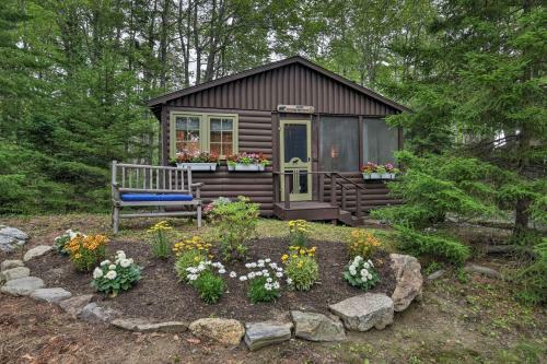 Sprucewold Boothbay Harbor Cottage With Deck