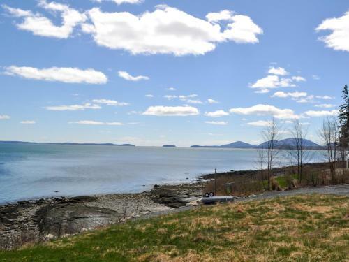 Classic Maine Home On The Ocean Home