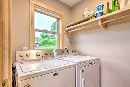 Ocean View Lamoine Home Near Acadia National Park!
