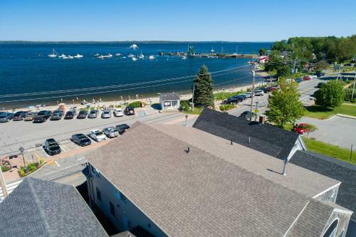Apartamento Spacious Lincolnville Penthouse - Walk To Beach!