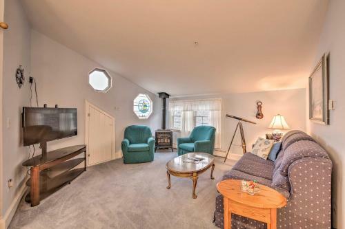 Apartamento Spacious Lincolnville Penthouse - Walk To Beach!