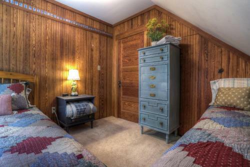 Edgewater By Morton & Furbish