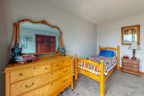 Chickadee Bay House
