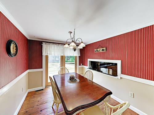 Jodys Acre Cottage Home