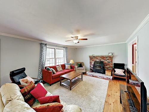 Jodys Acre Cottage Home