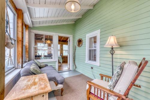 Cottage On The Cove