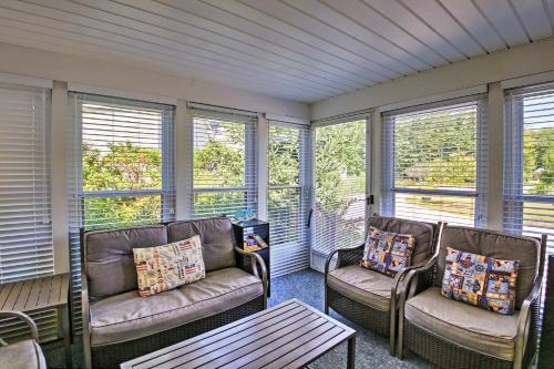 Wells Beach Cottage With Pool Access - 1 Mi To Coast!