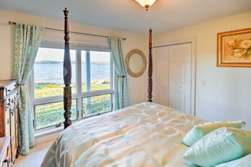 Luxurious Oceanfront Flanders Bay Home With Kayaks!