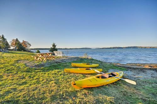 Luxurious Oceanfront Flanders Bay Home With Kayaks!