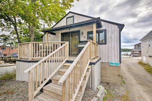 Renovated Southwest Harbor Cottage On A Dock!