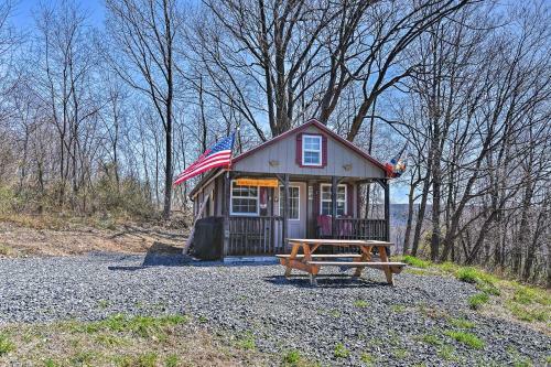 Cozy Cumberland Cabin In The Allegheny Mountains!