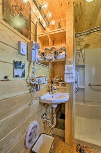 Cozy Cumberland Cabin In The Allegheny Mountains!