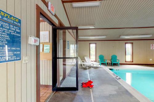 Bear's Den At Sunplace