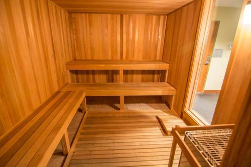 Hotel A204 - Studio Standard View Suite With Fireplace & Private Balcony!