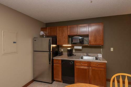 Hotel A215 - Lake View Suite With One Bedroom, Private Balcony!