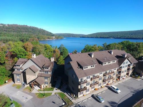 Hotel A215 - Lake View Suite With One Bedroom, Private Balcony!