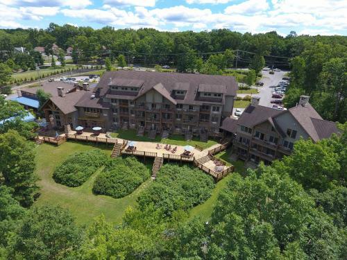 Hotel A215 - Lake View Suite With One Bedroom, Private Balcony!