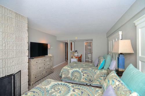 301d - Lakefront 2 Bedroom Condo With 2 Baths, Free Wifi!