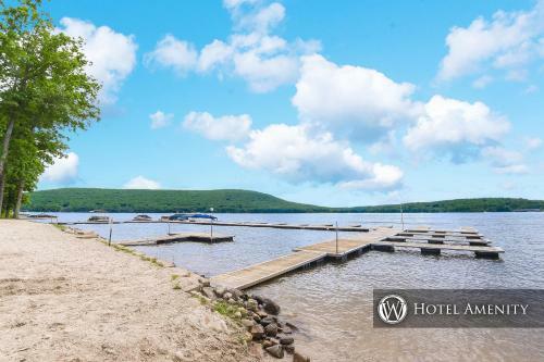 301d - Lakefront 2 Bedroom Condo With 2 Baths, Free Wifi!