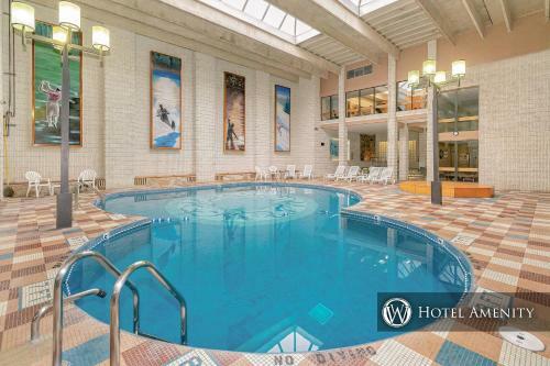 301d - Lakefront 2 Bedroom Condo With 2 Baths, Free Wifi!