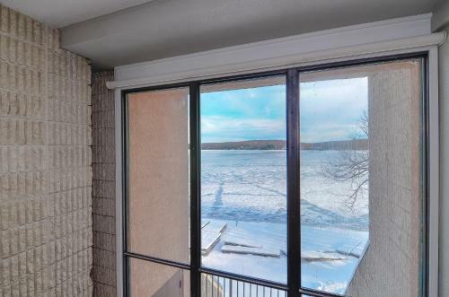 301d - Lakefront 2 Bedroom Condo With 2 Baths, Free Wifi!