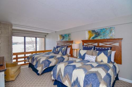 301d - Lakefront 2 Bedroom Condo With 2 Baths, Free Wifi!