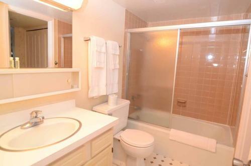 502f - Lakefront 3 Bedroom Condo With 2 Bathrooms, Free Wifi!