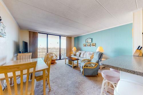 Beach Front Sails 104