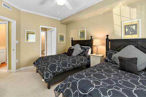 Royal Beach 102