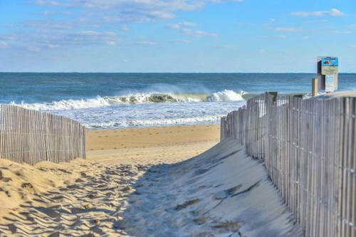 Royal Beach 102