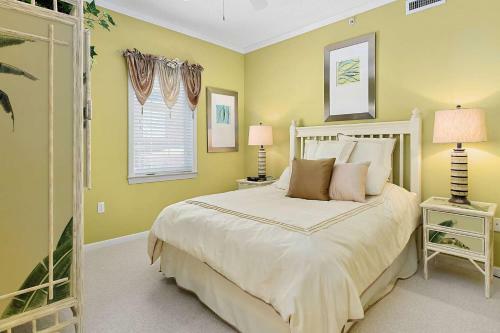 Royal Beach 102