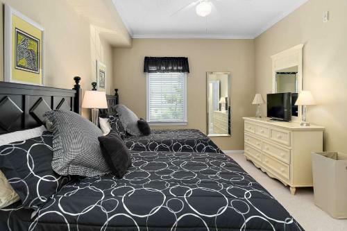 Royal Beach 102