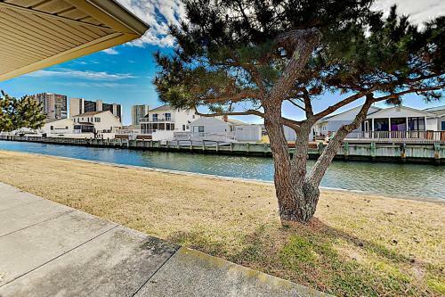 Apartamento Updated Beach Club Condo - Pool - Walk To Beach Condo