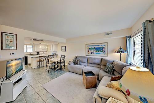 Apartamento Updated Beach Club Condo - Pool - Walk To Beach Condo
