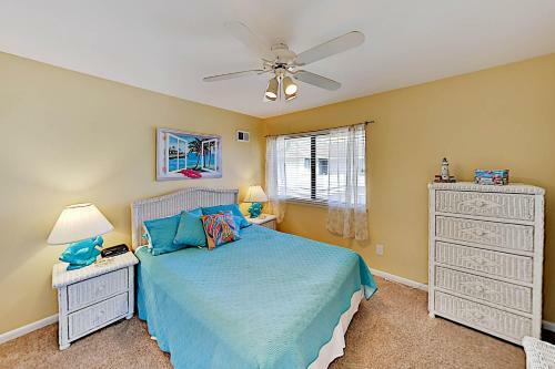 Apartamento Updated Beach Club Condo - Pool - Walk To Beach Condo