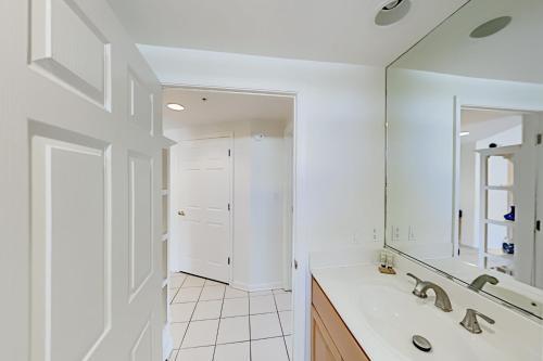 Apartamento Sea Palms Condo - 2 Fireplaces - Steps To Beach Condo
