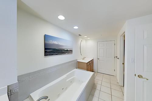 Apartamento Sea Palms Condo - 2 Fireplaces - Steps To Beach Condo