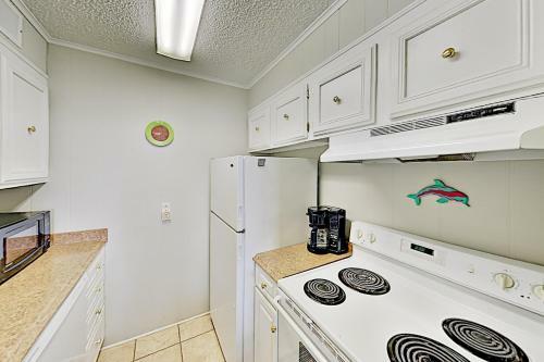 Apartamento Summer Winds Condo - Pool & Grill, Walk To Beach Condo