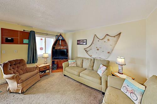 Apartamento Summer Winds Condo - Pool & Grill, Walk To Beach Condo
