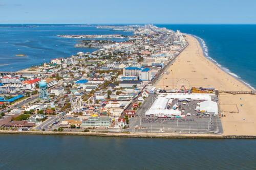 Apartamento Summer Winds Condo - Pool & Grill, Walk To Beach Condo
