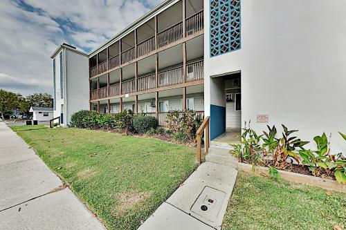 Apartamento Summer Winds Condo - Pool & Grill, Walk To Beach Condo