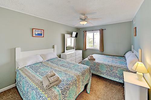 Apartamento Summer Winds Condo - Pool & Grill, Walk To Beach Condo