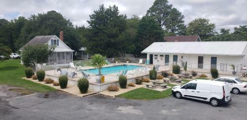 Beach Bum West-o Cabins