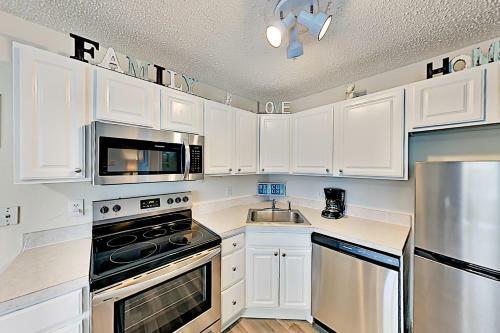 Apartamento Jocelyn Manor Gem With Pool - Stroll To Beach Condo