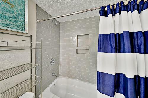 Apartamento Jocelyn Manor Gem With Pool - Stroll To Beach Condo