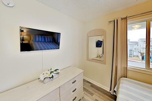 Apartamento Jocelyn Manor Gem With Pool - Stroll To Beach Condo